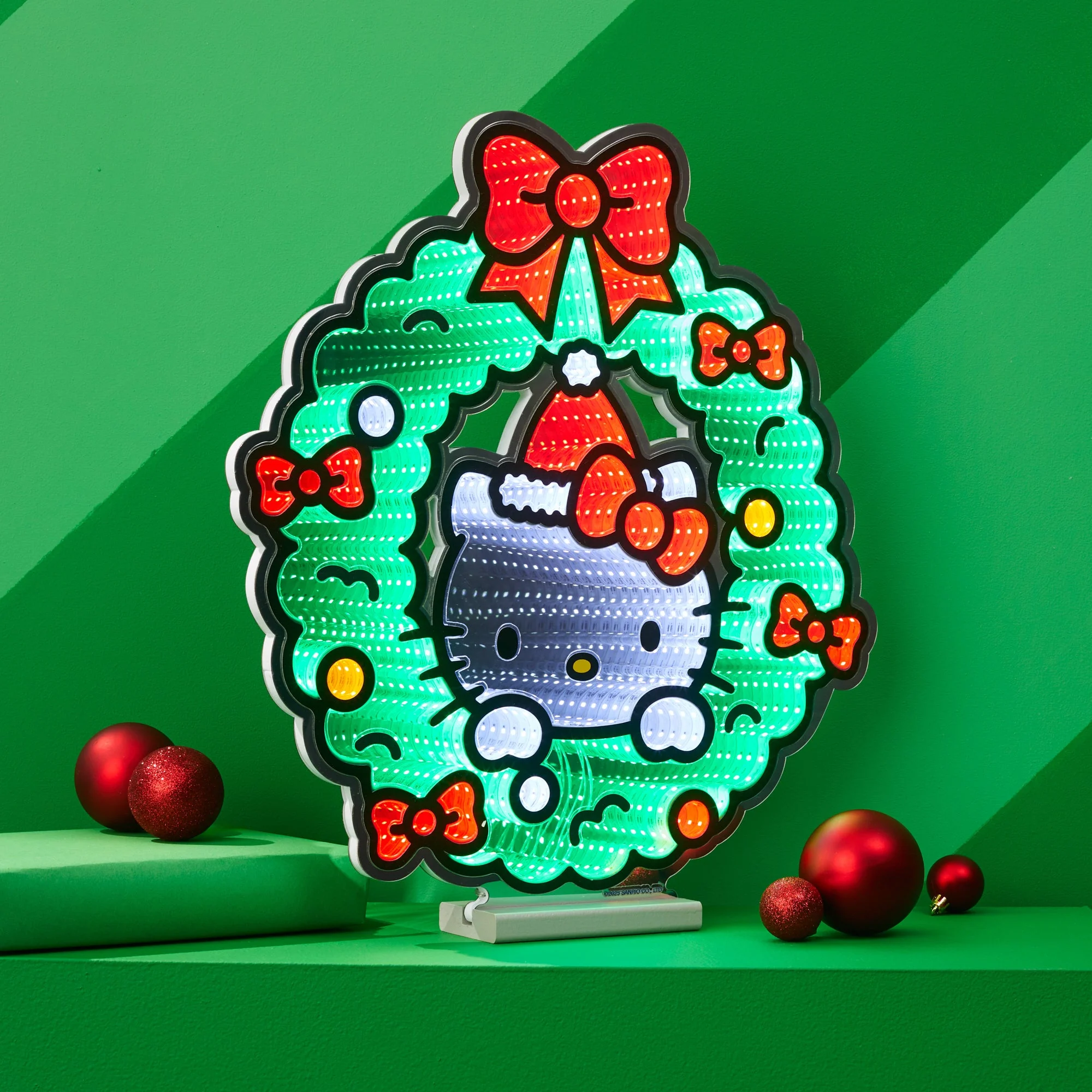 Hello Kitty 20" Holiday Wreath Decorative Ekkolight Infinity Light - Image 3