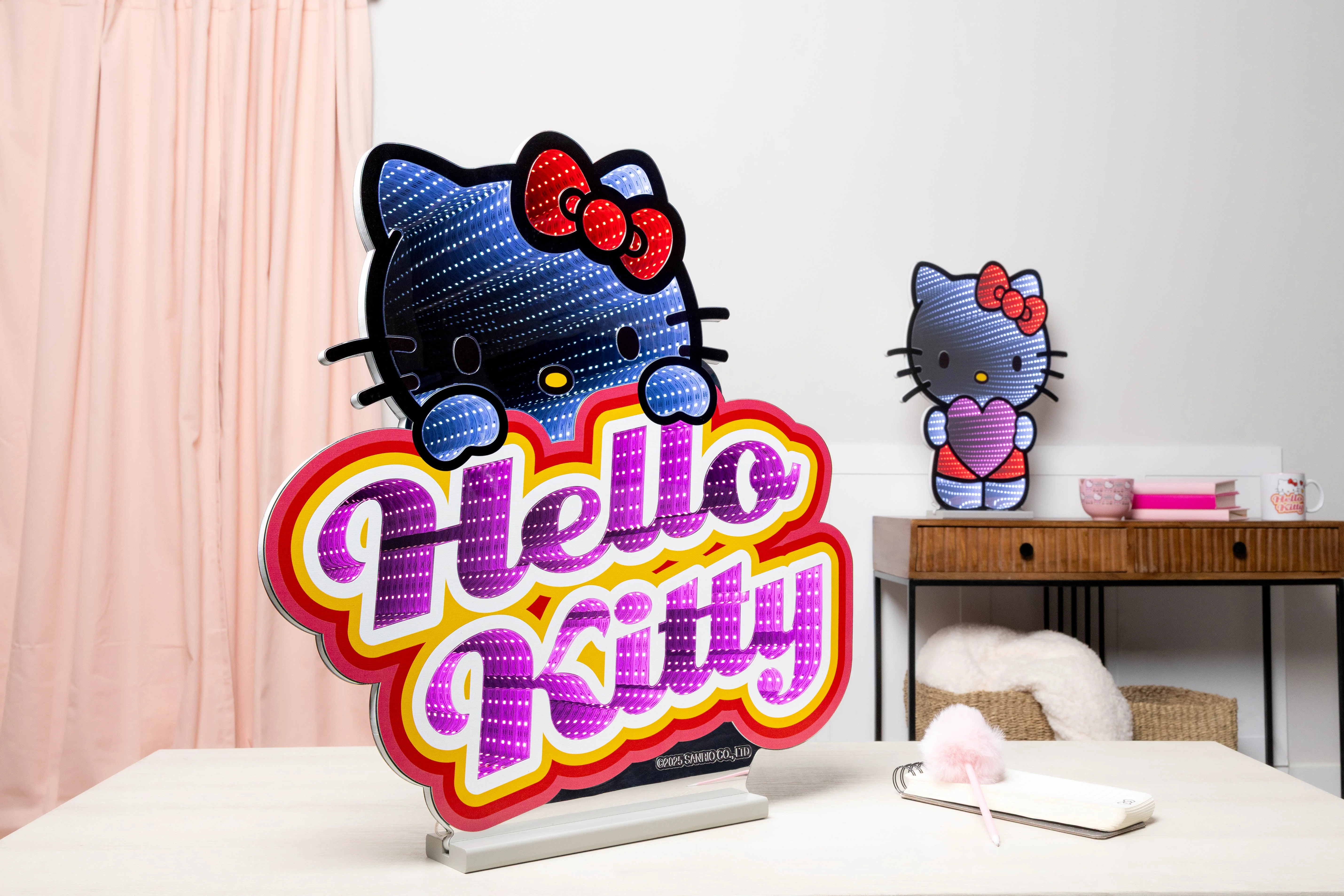 Hello Kitty 24" Logo Decorative Ekkolight Infinity Light - Image 2