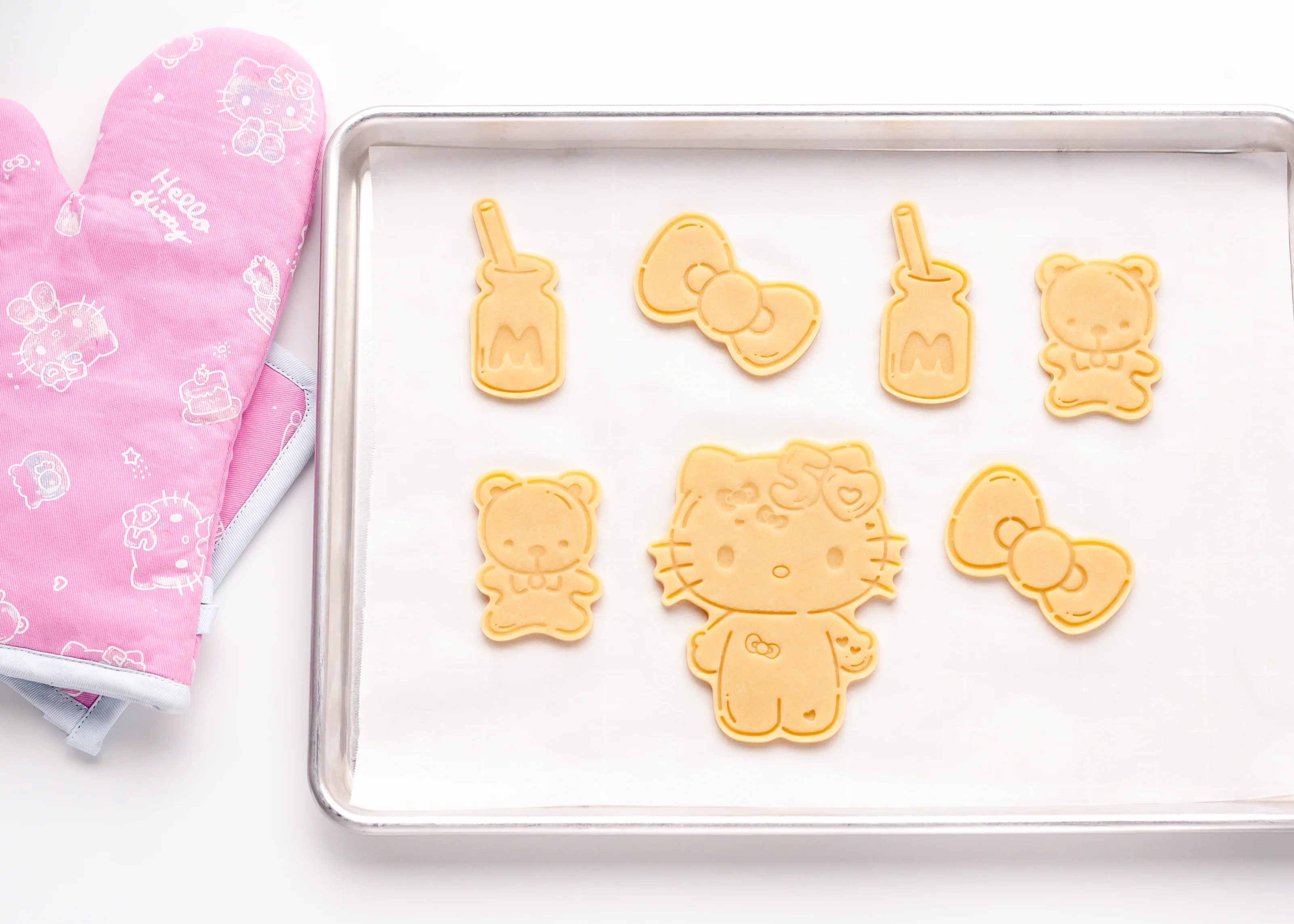 Hello Kitty 50th Anniversary Cookie Stamp and Frosting Set - Image 4
