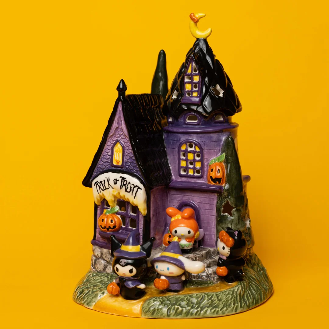 Hello Kitty and Friends Trick or Treat Ceramic Candle House - Image 2