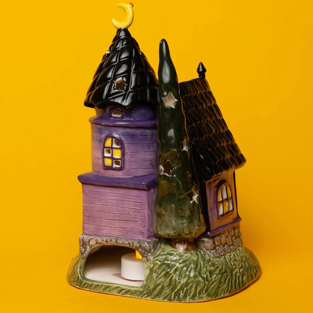 Hello Kitty and Friends Trick or Treat Ceramic Candle House - Image 4