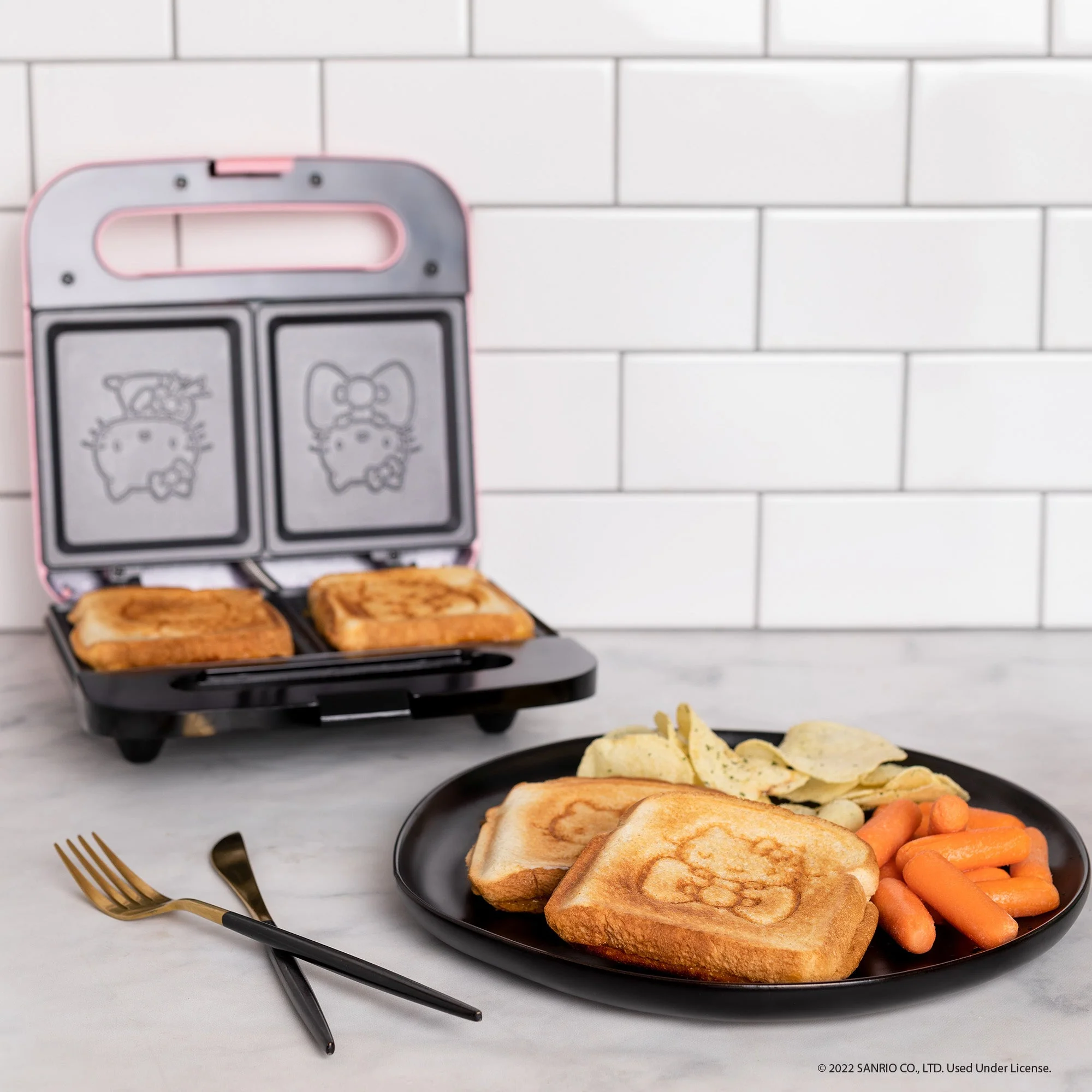 Hello Kitty Bow Sandwich Maker (Pink) - Image 3