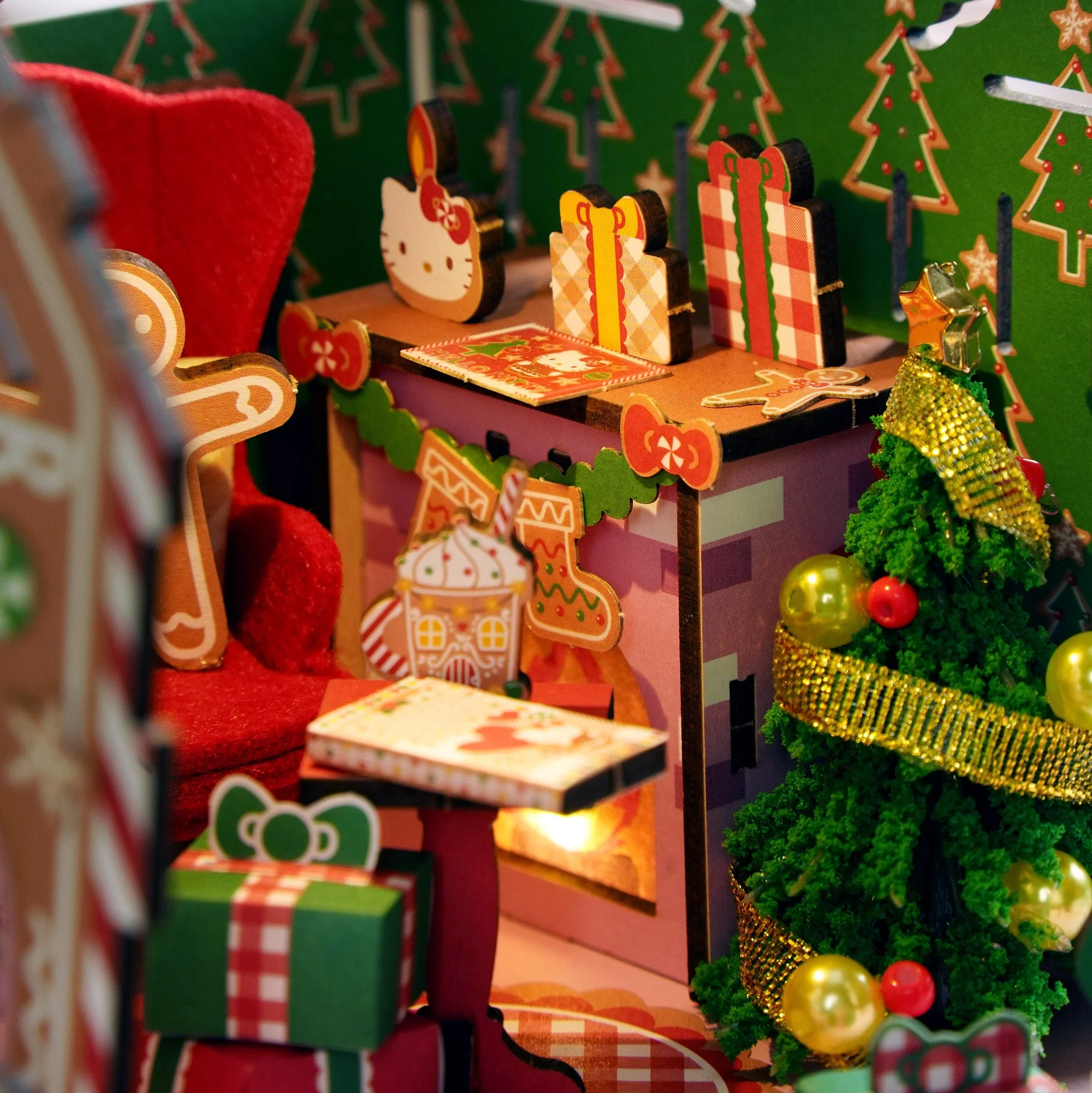 Hello Kitty Gingerbread House 3D Wooden Puzzle - Image 9