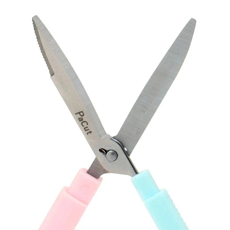 My Melody Gingham Compact Scissors - Image 5